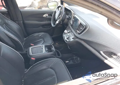 2019 Chrysler Pacifica Limited from USA, damaged, VIN 2C4RC1GG3KR617683